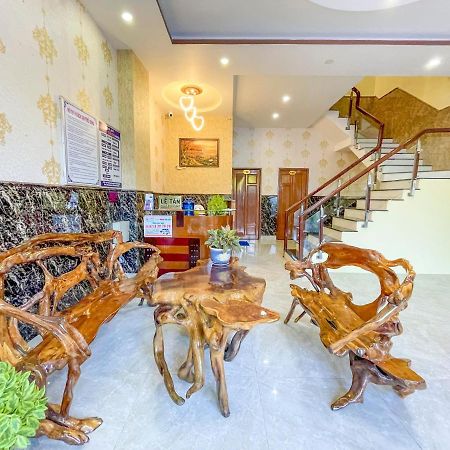 Khach San Trieu Dang Hotel Туй Хоа Екстериор снимка