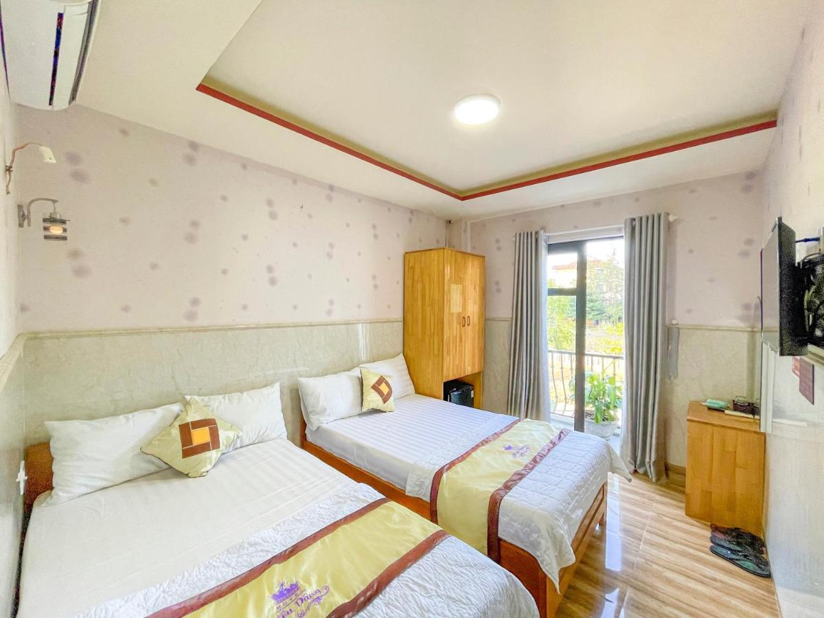 Khach San Trieu Dang Hotel Туй Хоа Екстериор снимка